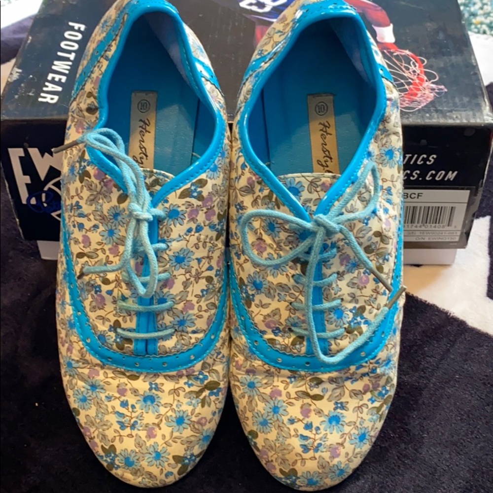 Floral shoes